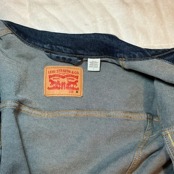 Levi’s Classic Blue Denim Jacket - Picture 9 of 10